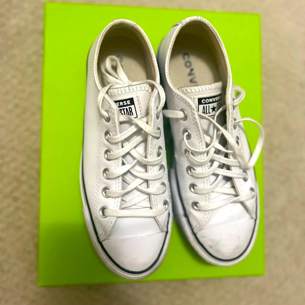 Platform - Picture 1 of 5